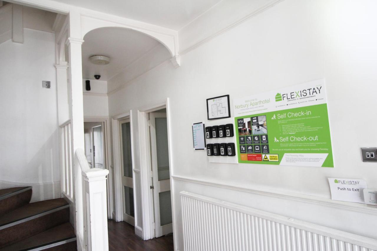 Flexistay Norbury Aparthotel ลอนดอน ภายนอก รูปภาพ