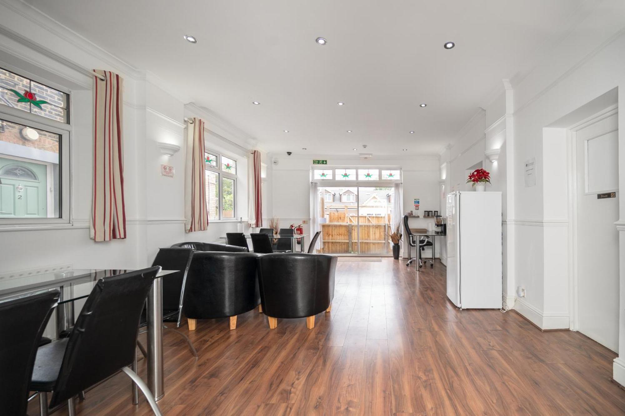 Flexistay Norbury Aparthotel ลอนดอน ภายนอก รูปภาพ