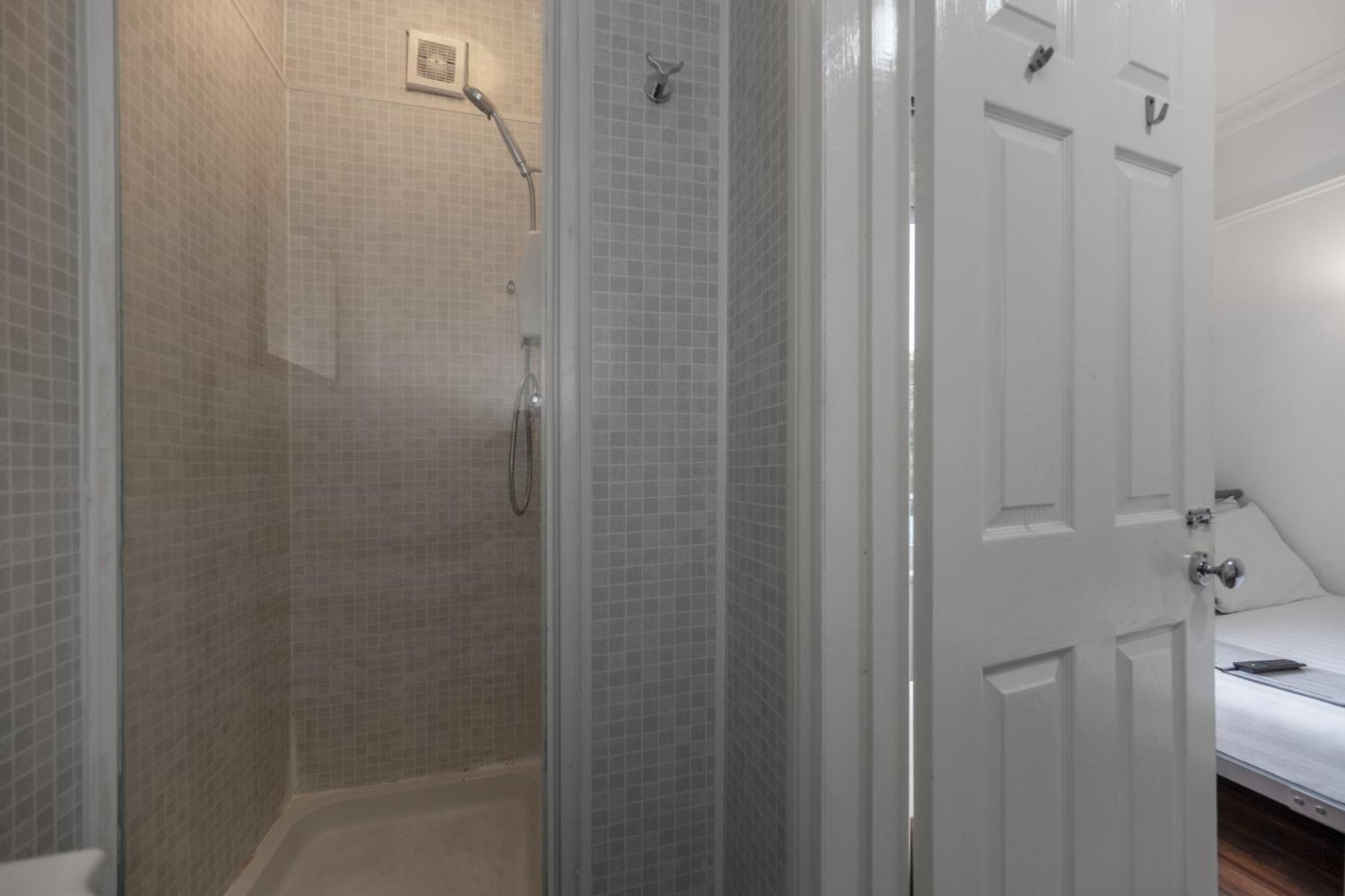 Flexistay Norbury Aparthotel ลอนดอน ภายนอก รูปภาพ