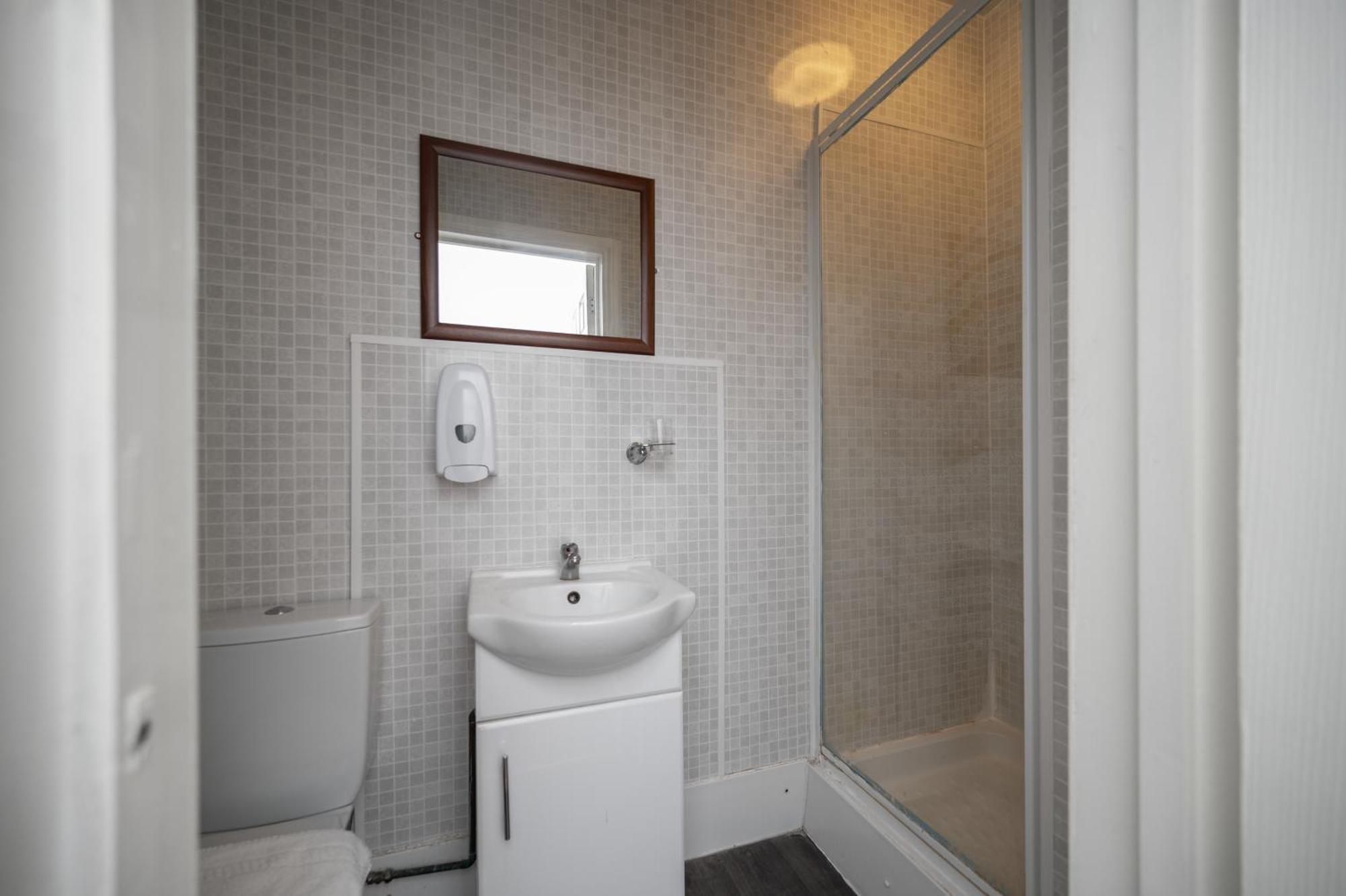Flexistay Norbury Aparthotel ลอนดอน ภายนอก รูปภาพ