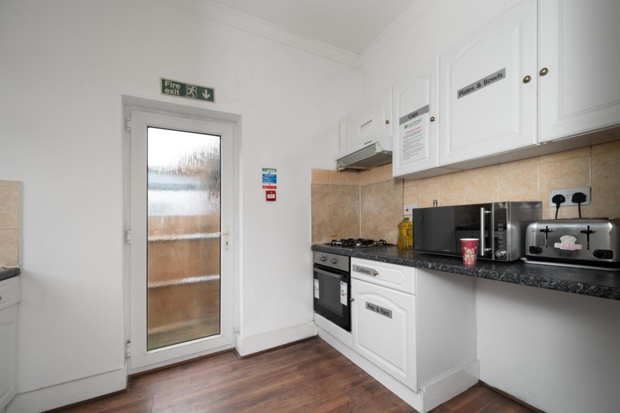 Flexistay Norbury Aparthotel ลอนดอน ภายนอก รูปภาพ